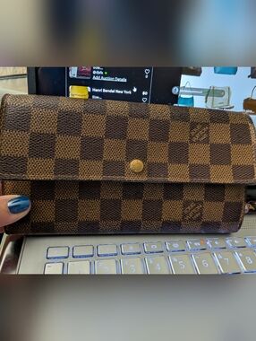 Louis Vuitton Wallet As Is